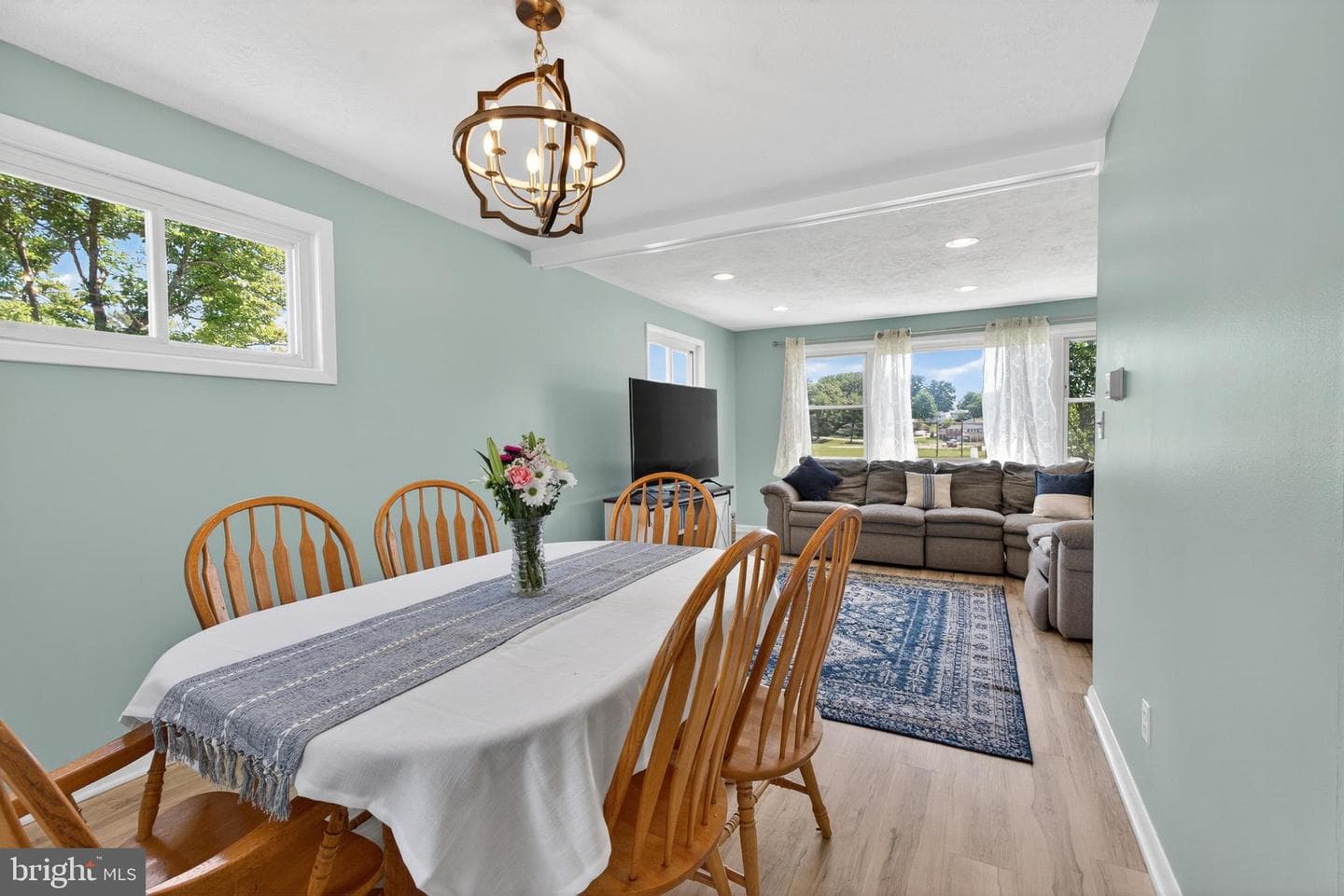 1626 Charmuth Road photo 8