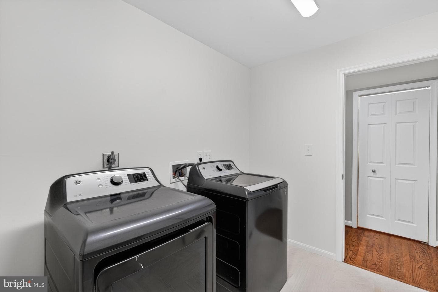 6 Nearfield Road photo 33