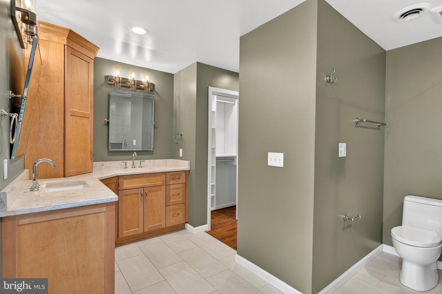 6 Nearfield Road photo 43