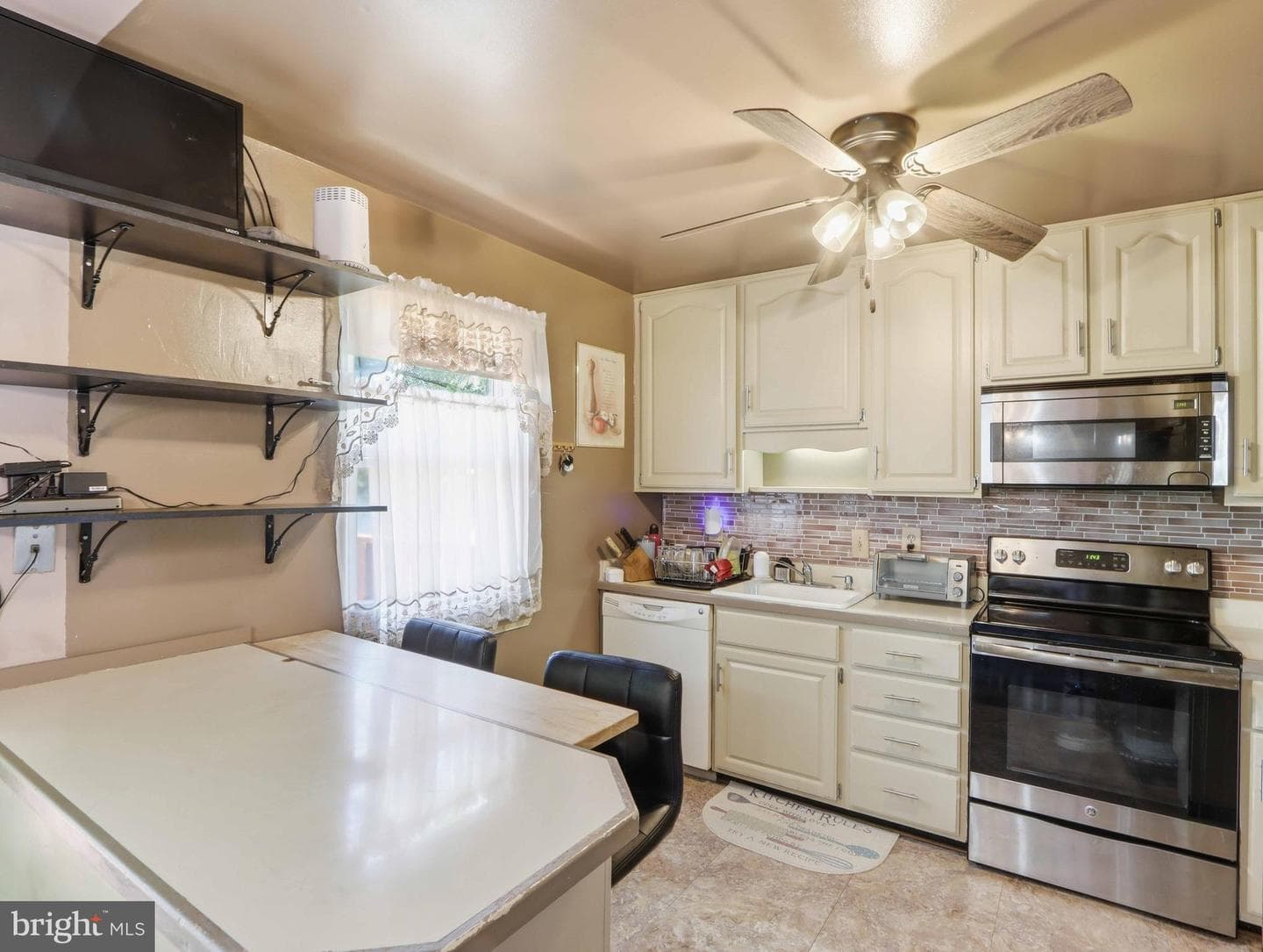 1220 Kent Avenue photo 11