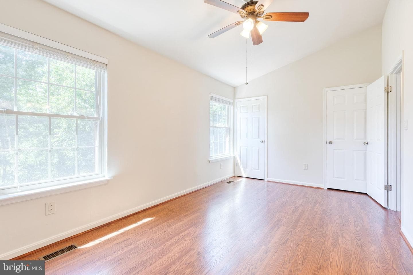 4602 Mews Drive photo 10