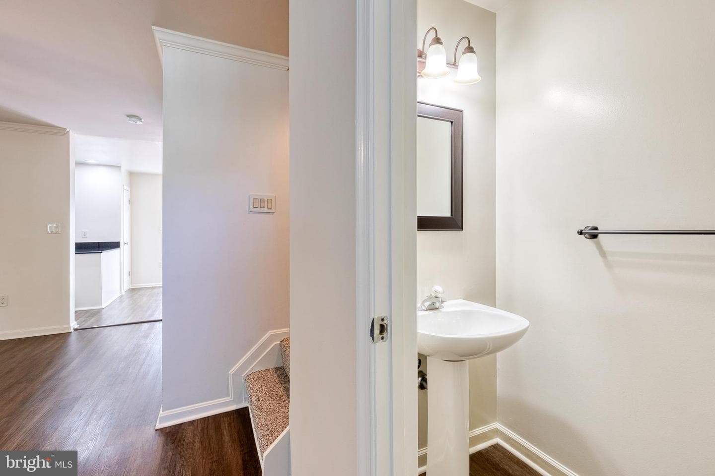 4602 Mews Drive photo 5