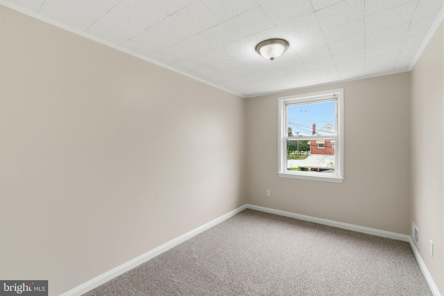 762 Fulbrook Road photo 18