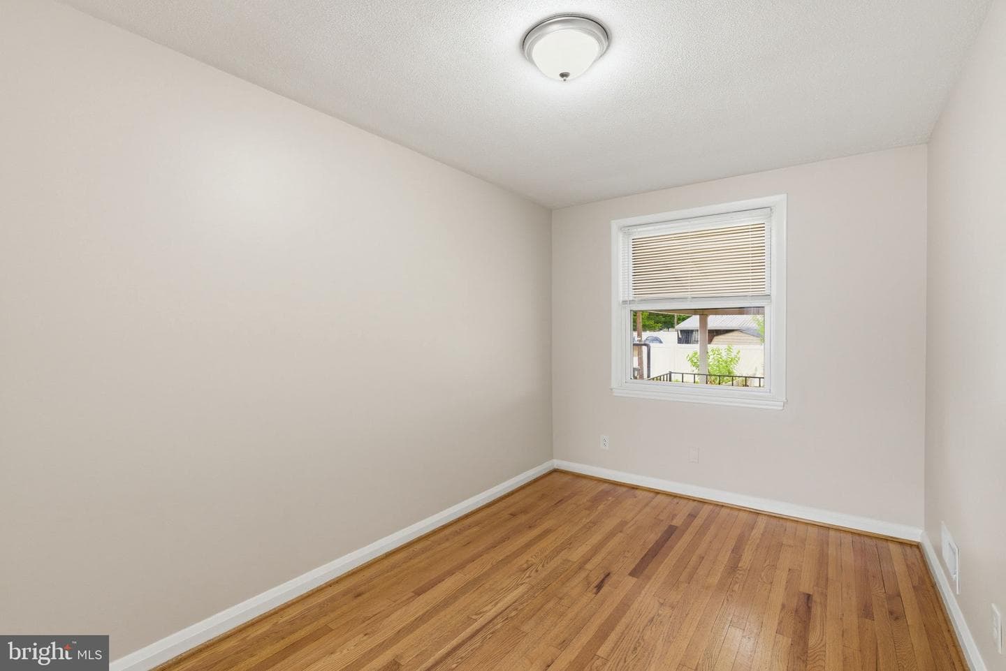 762 Fulbrook Road photo 9