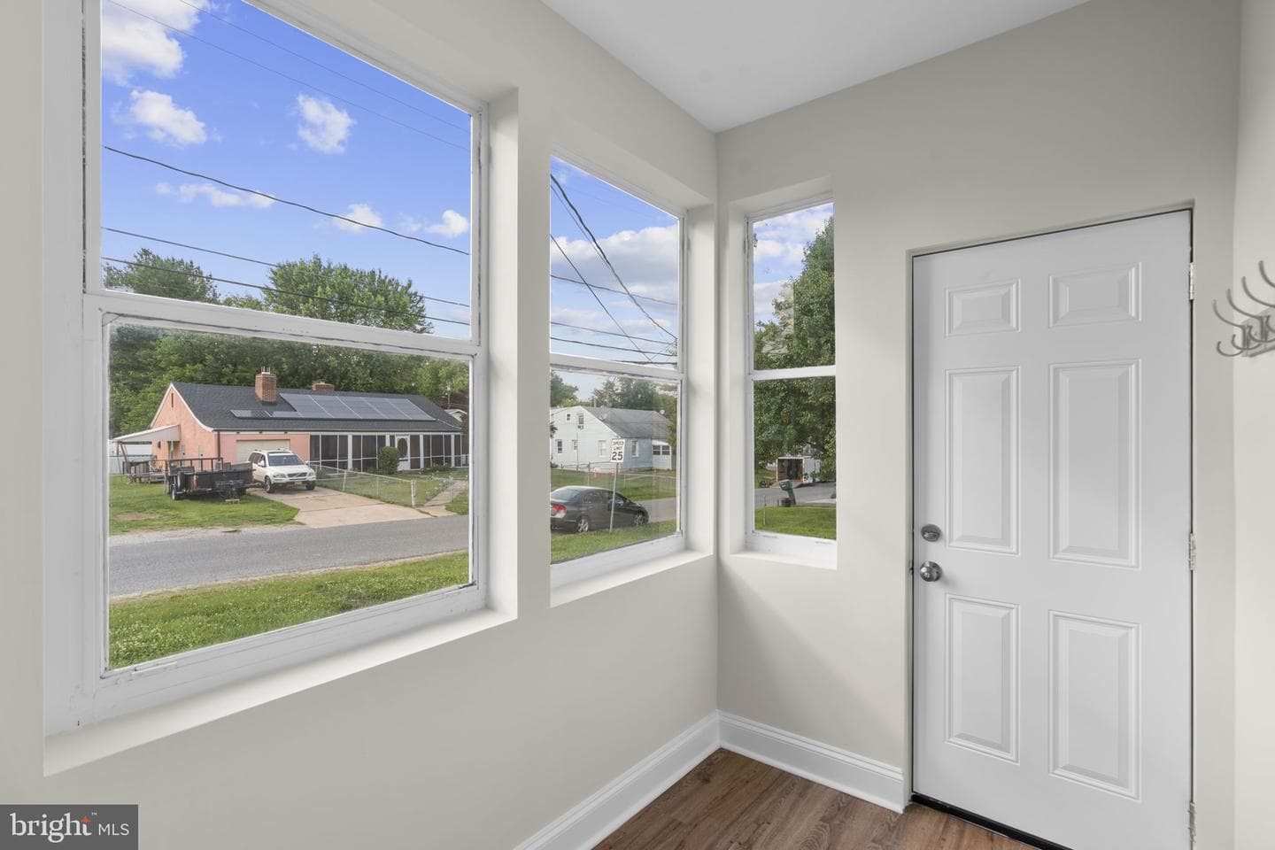 5916 Montgomery Street photo 17