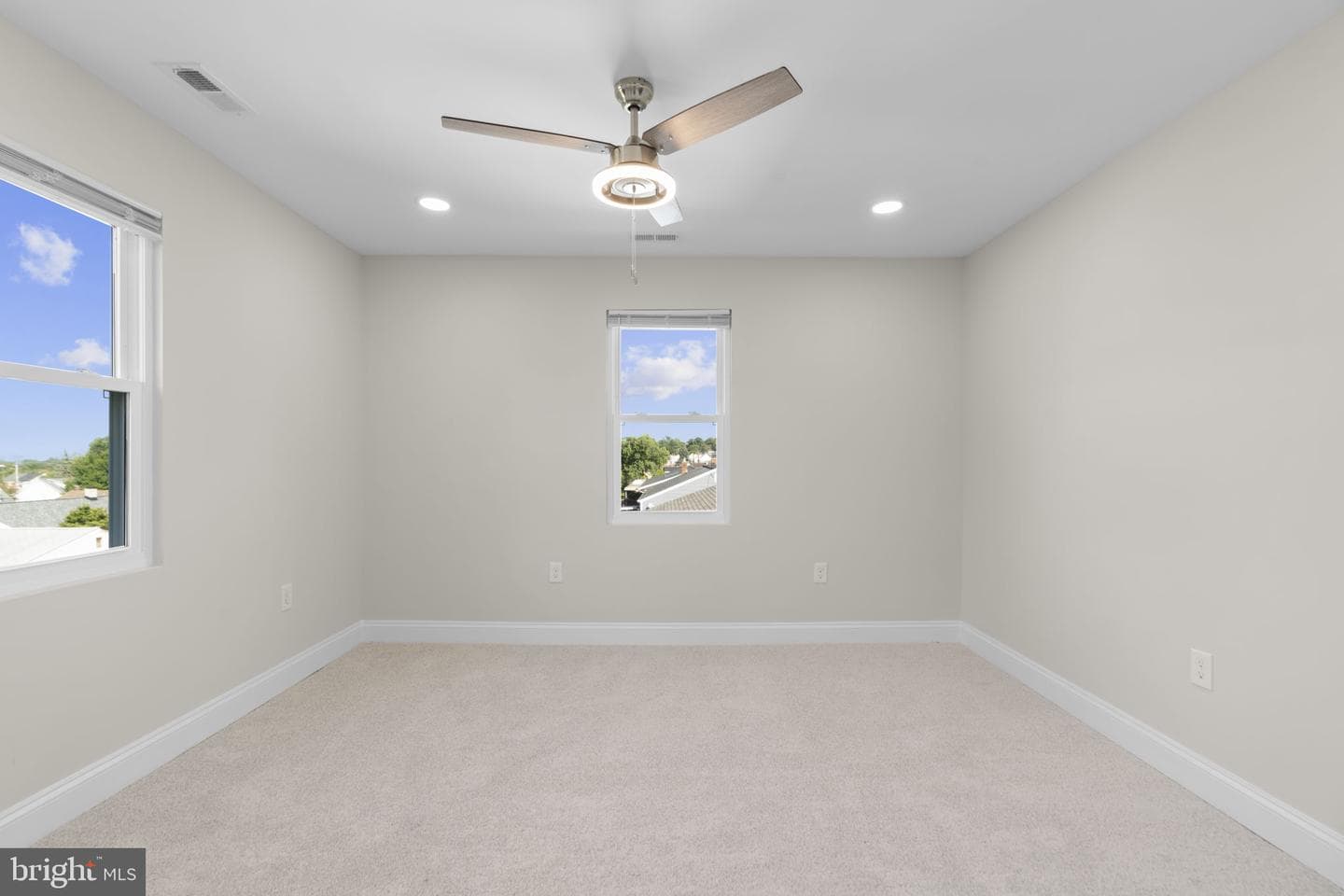 5916 Montgomery Street photo 22