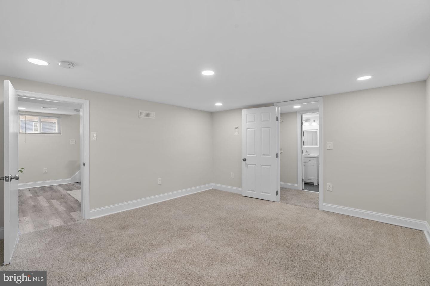 5916 Montgomery Street photo 34