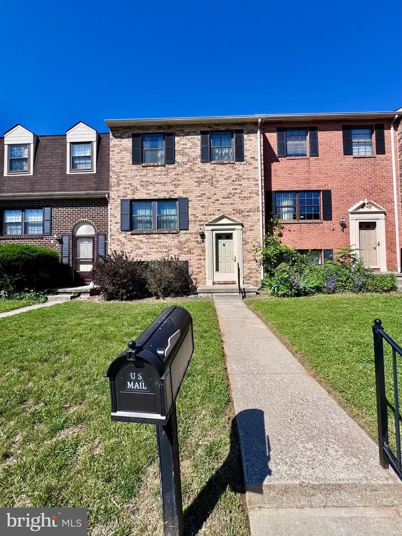 33 Brucester Bridge Court photo 2