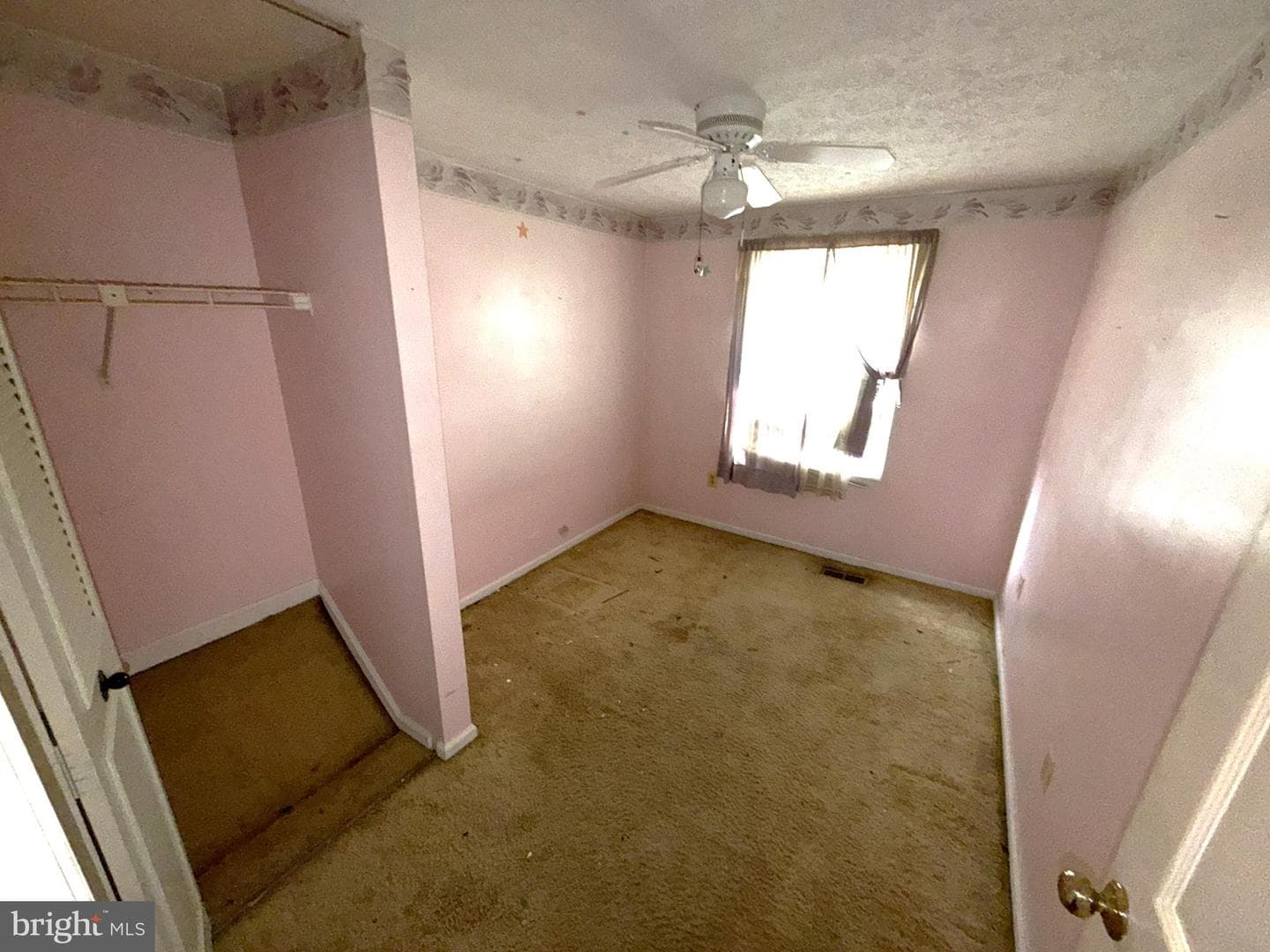 21 Woodmans Court photo 13