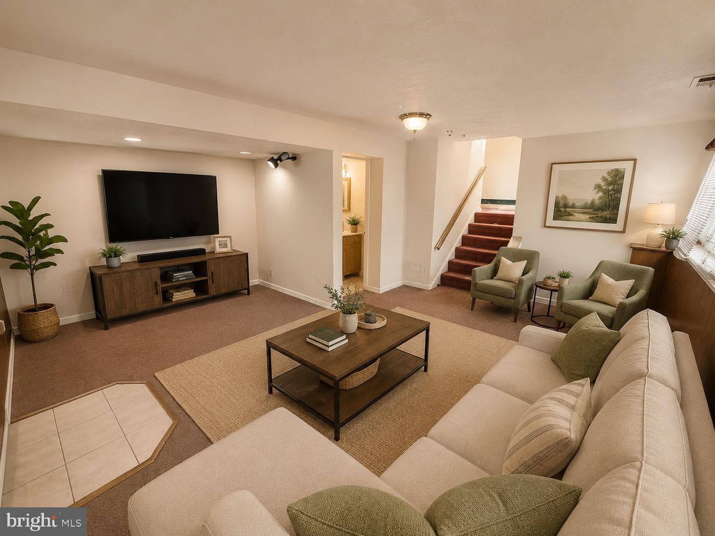 21 Woodmans Court photo 8