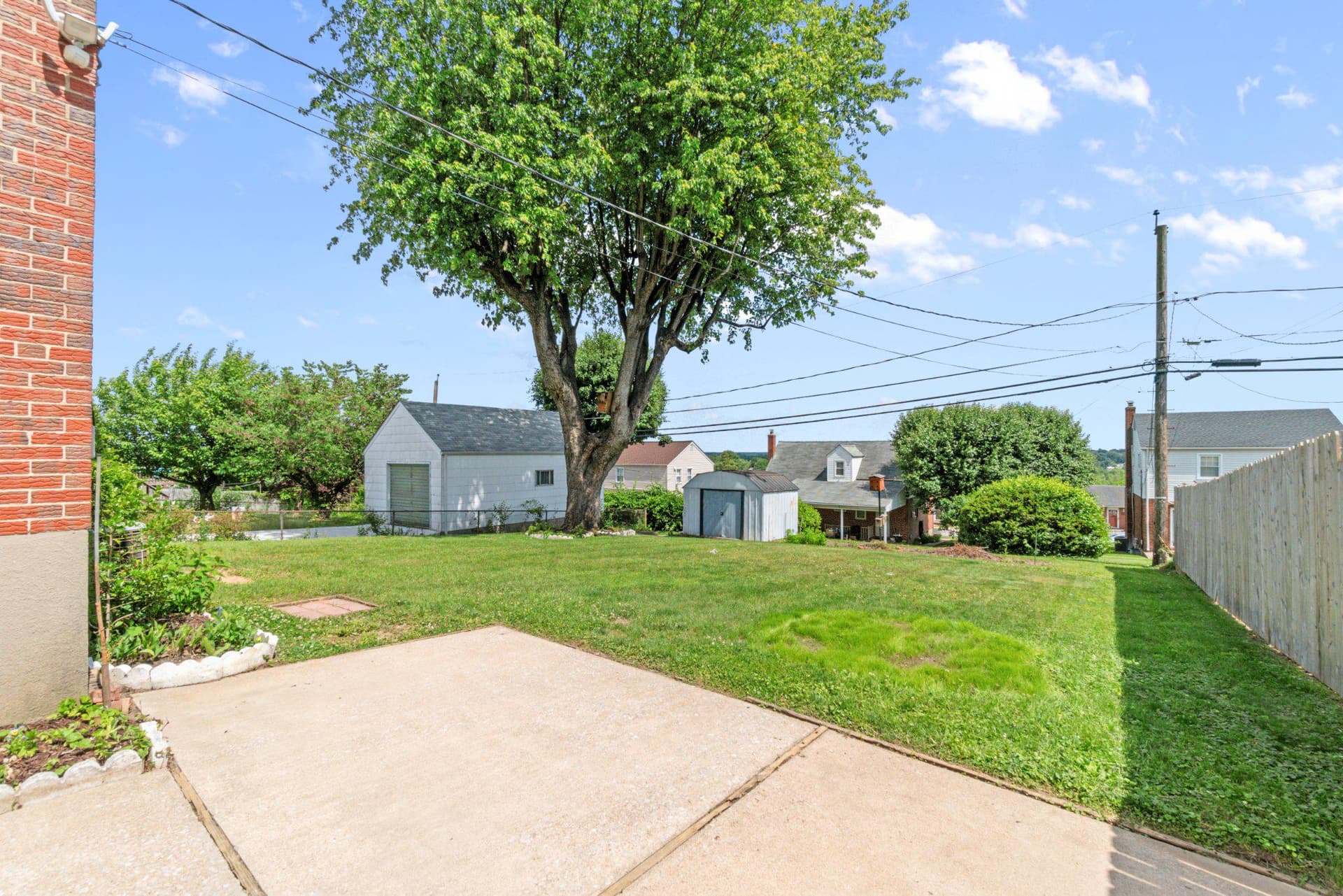 8017 Neighbors Avenue photo 19