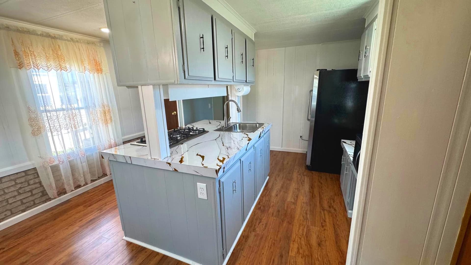 28 Rockywood Lane photo 17