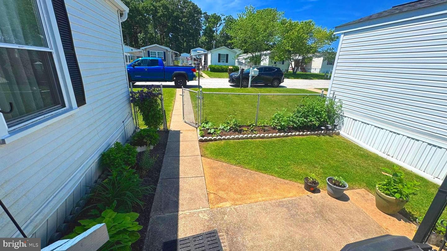 28 Rockywood Lane photo 53
