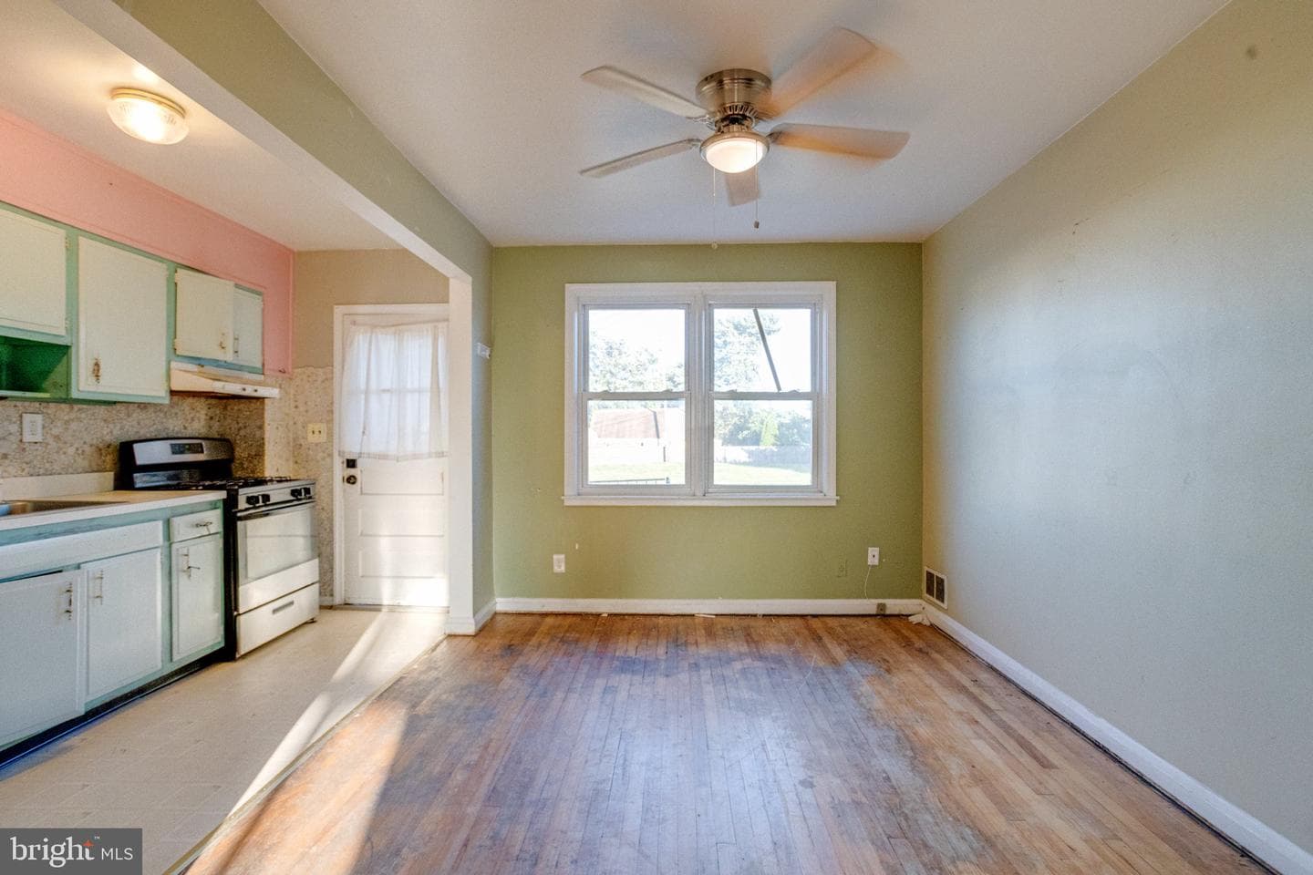 3569 Mcshane Way photo 9