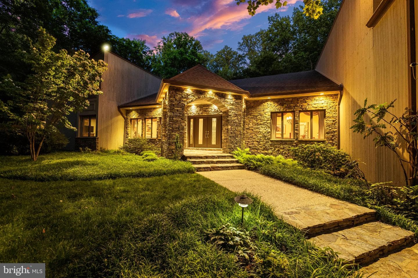 12113 Heneson Garth photo 88