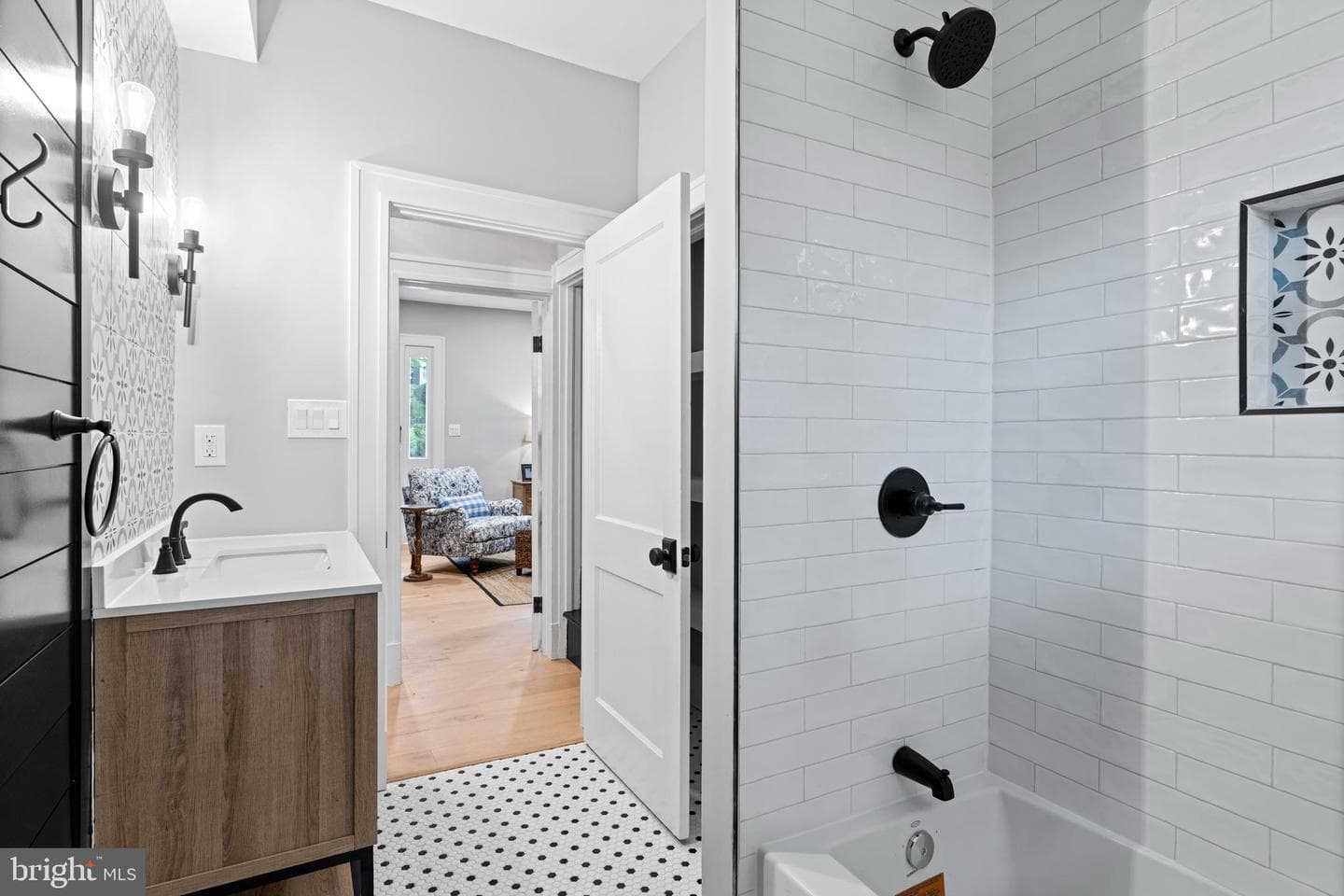 814 Edgewood photo 31