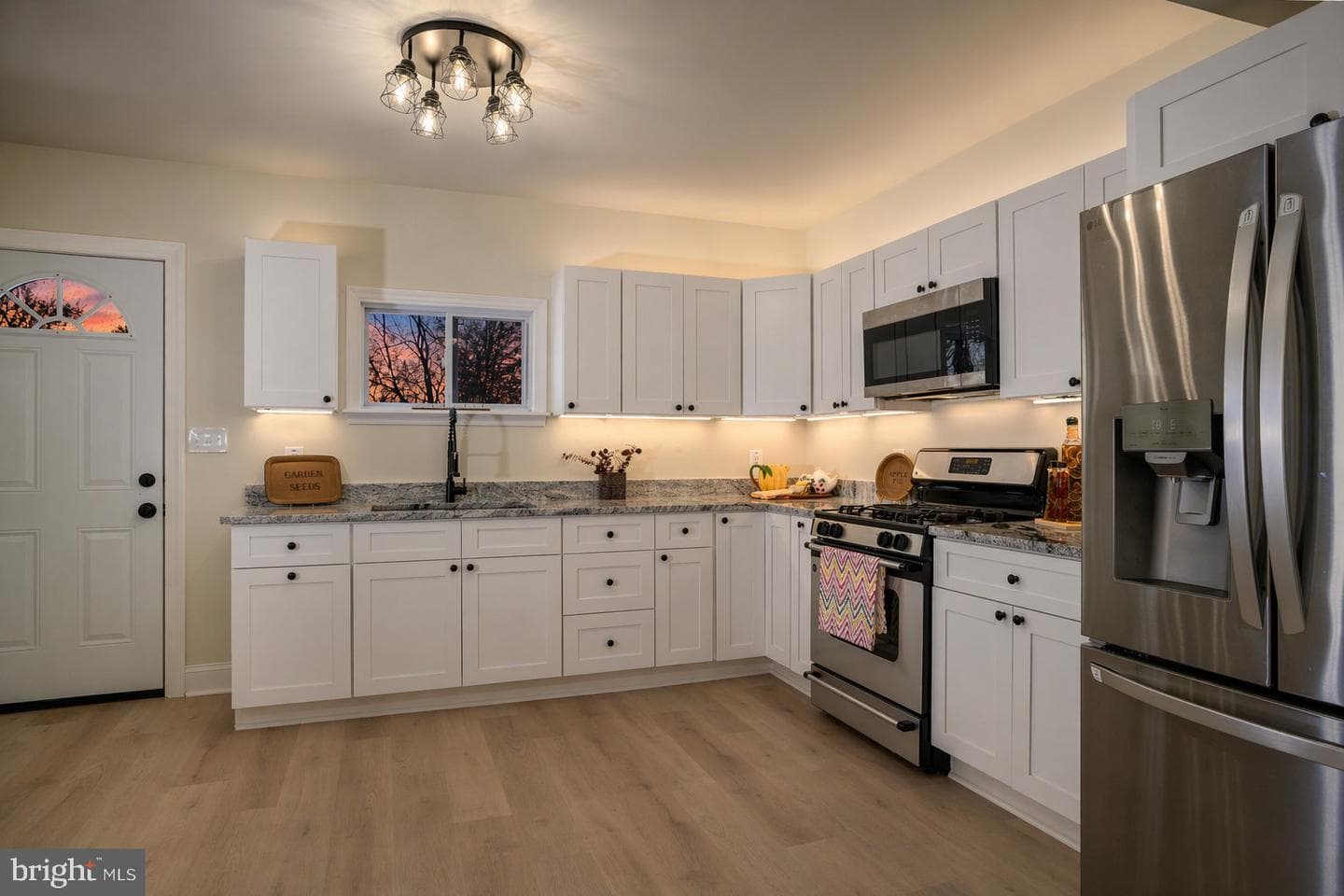 404 S Marlyn photo 9