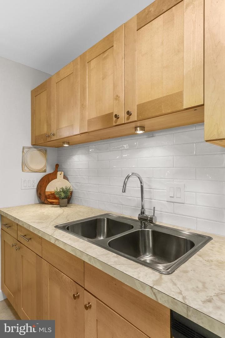 28 Melken Court #7g photo 4