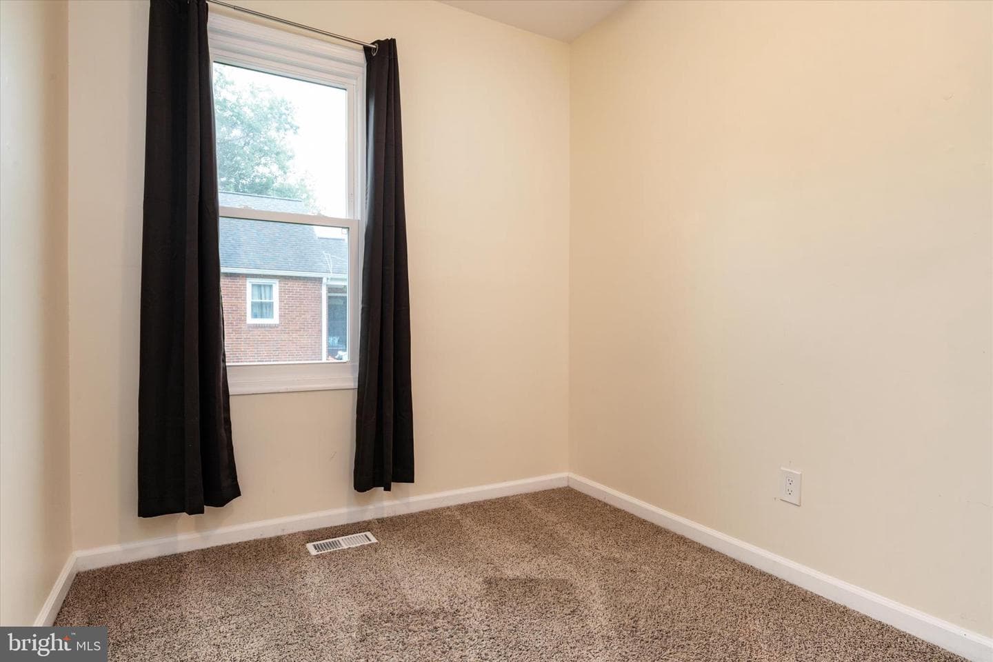 3032 3rd Avenue photo 13