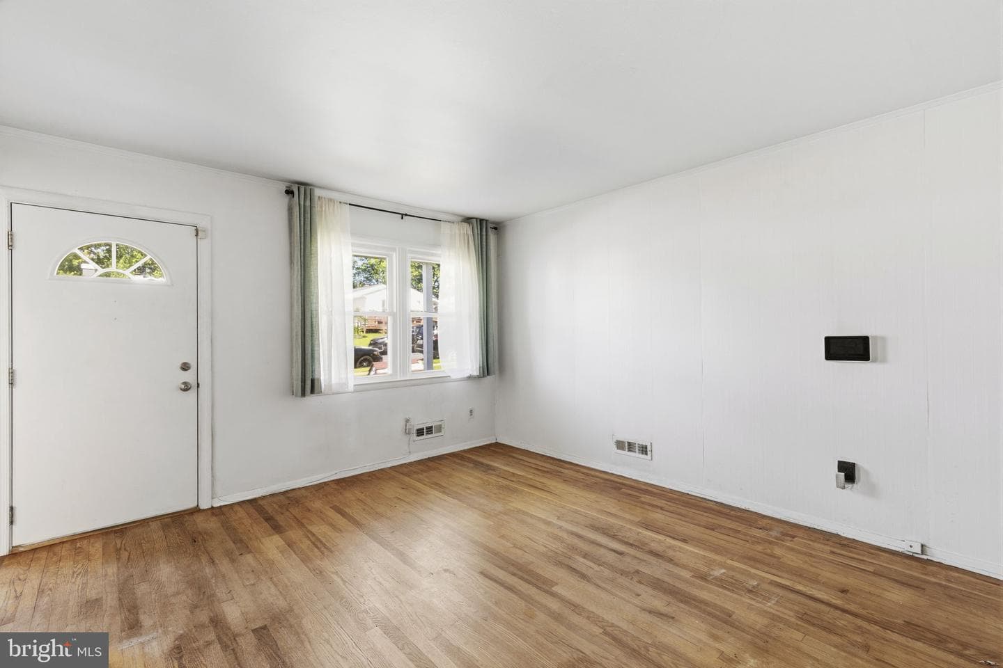 3215 Woodside Avenue photo 2
