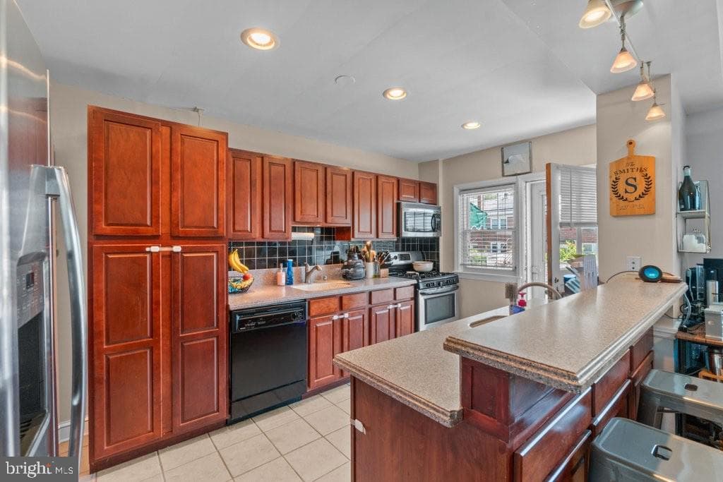 409 Stratford Road photo 10