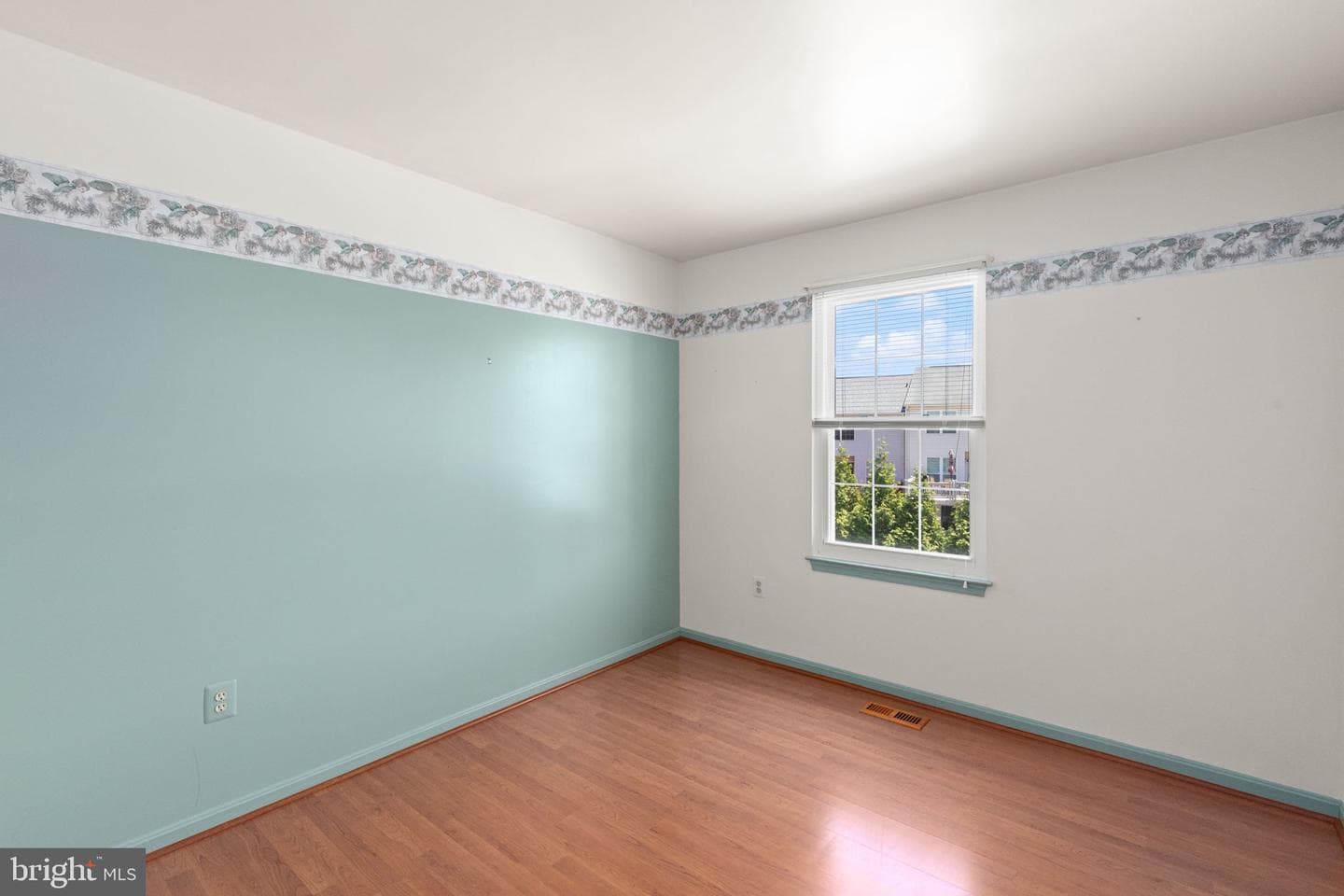 8940 Quail Run Drive photo 14