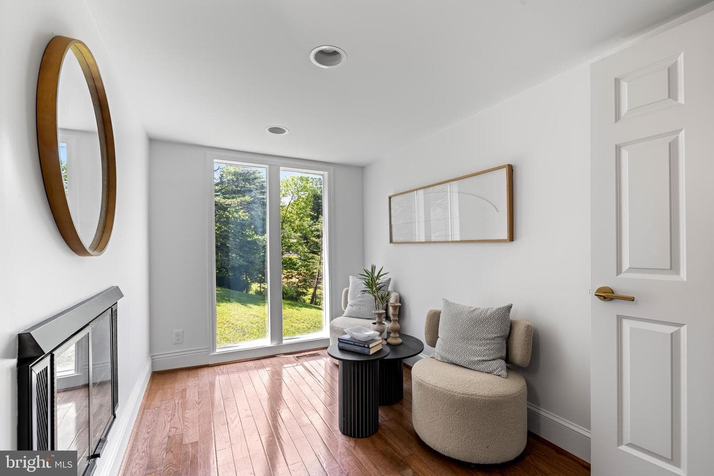 2318 Shaded Brook Drive photo 12