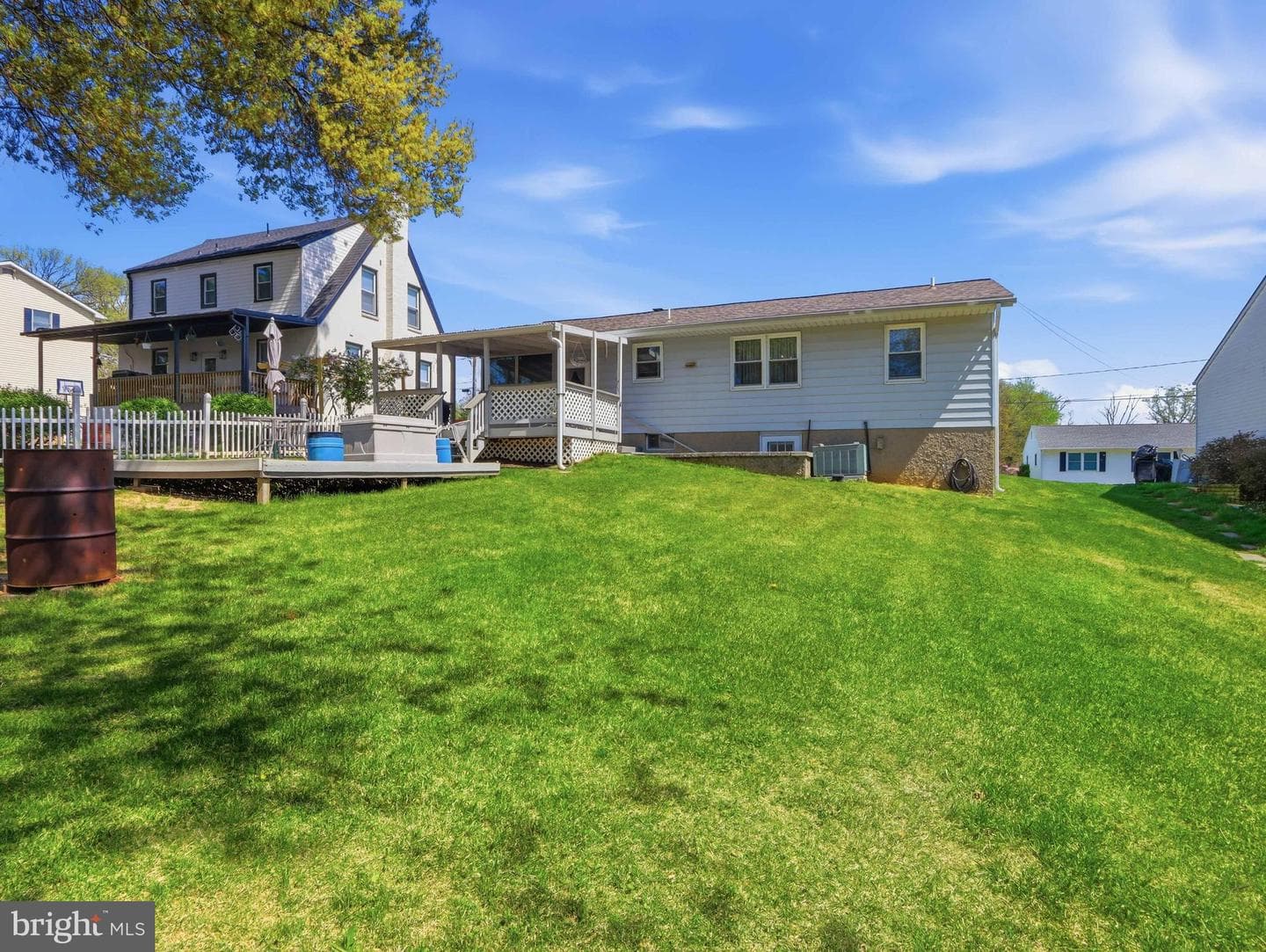 718 Kent Avenue photo 30