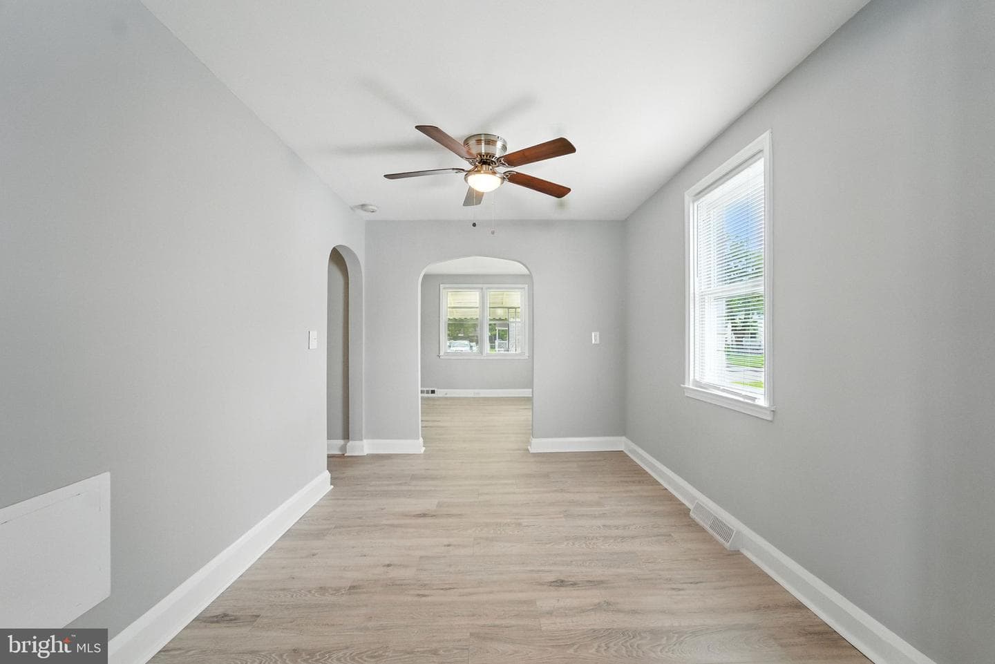 1608 Howard photo 12