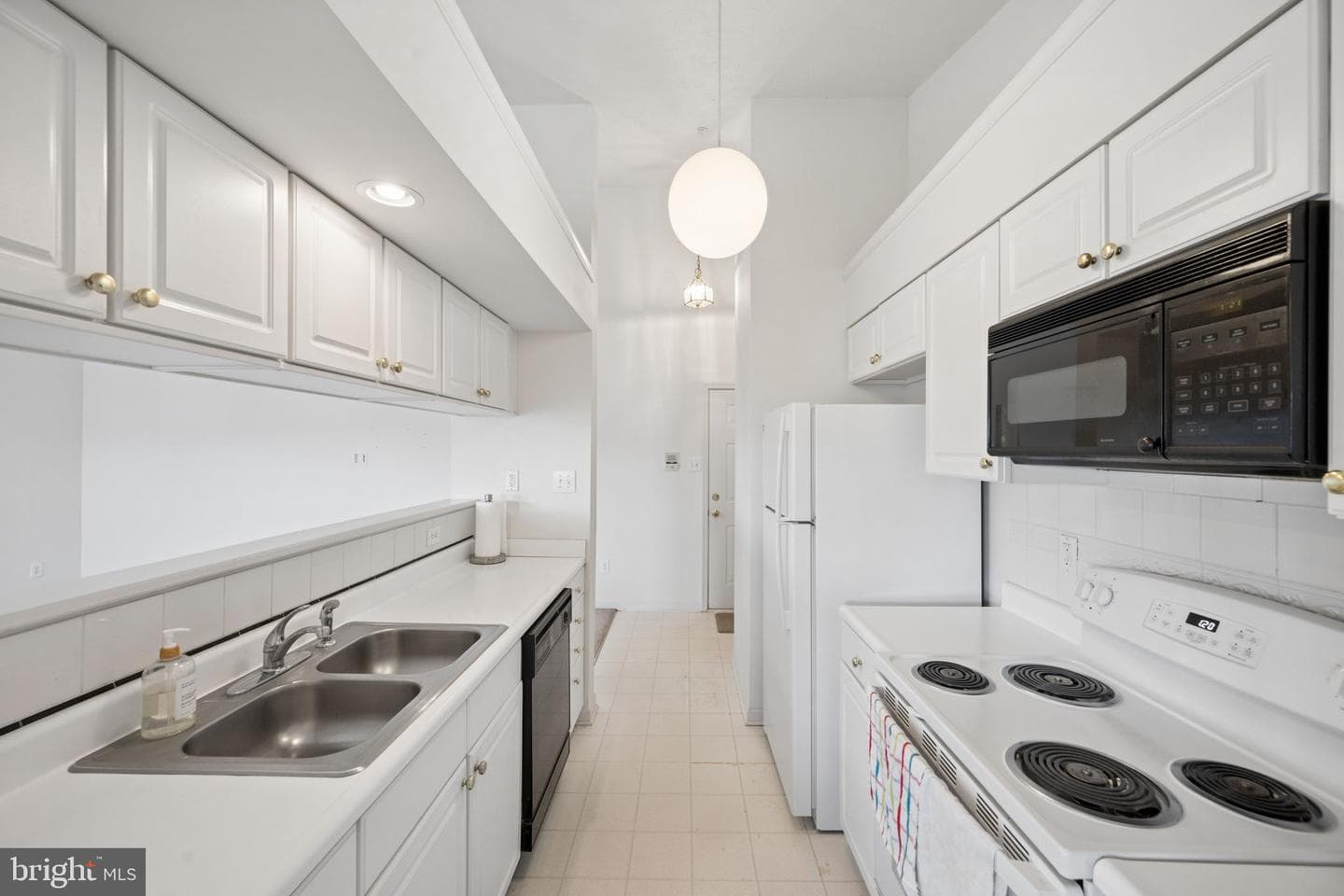 7653 Gladstone Road #5-7653 photo 19