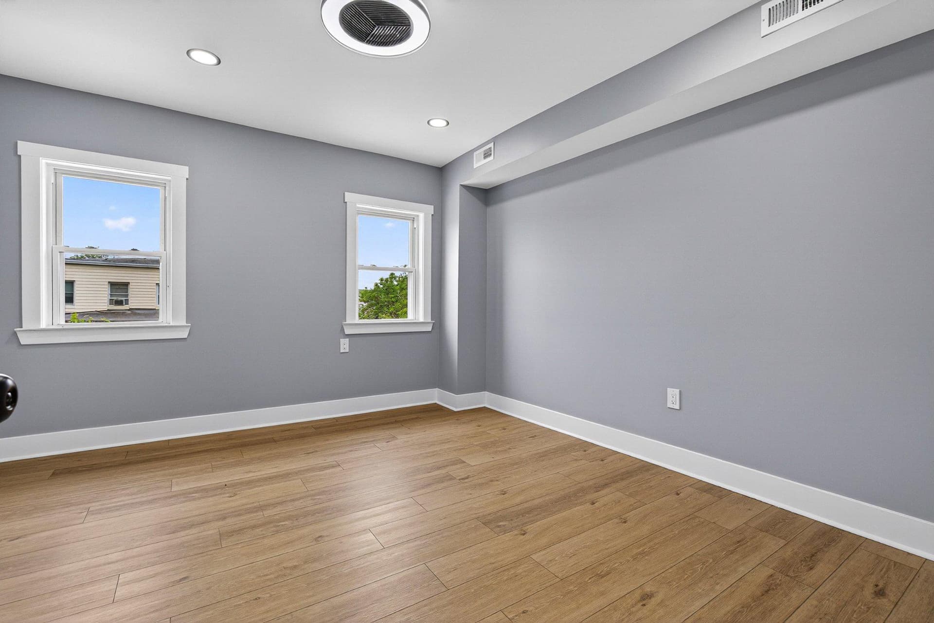 262 Colgate photo 22