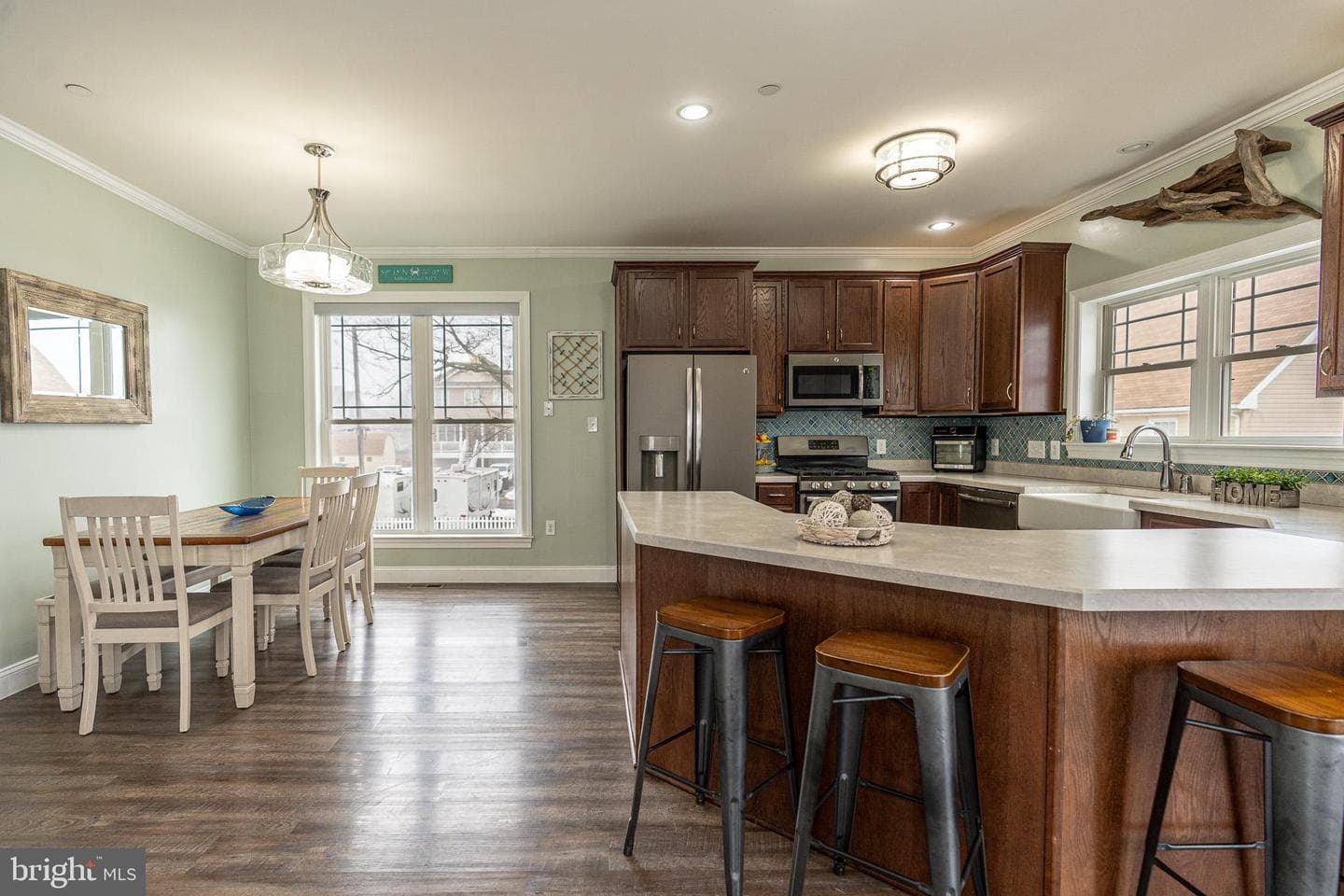 9031 Hinton Avenue photo 10