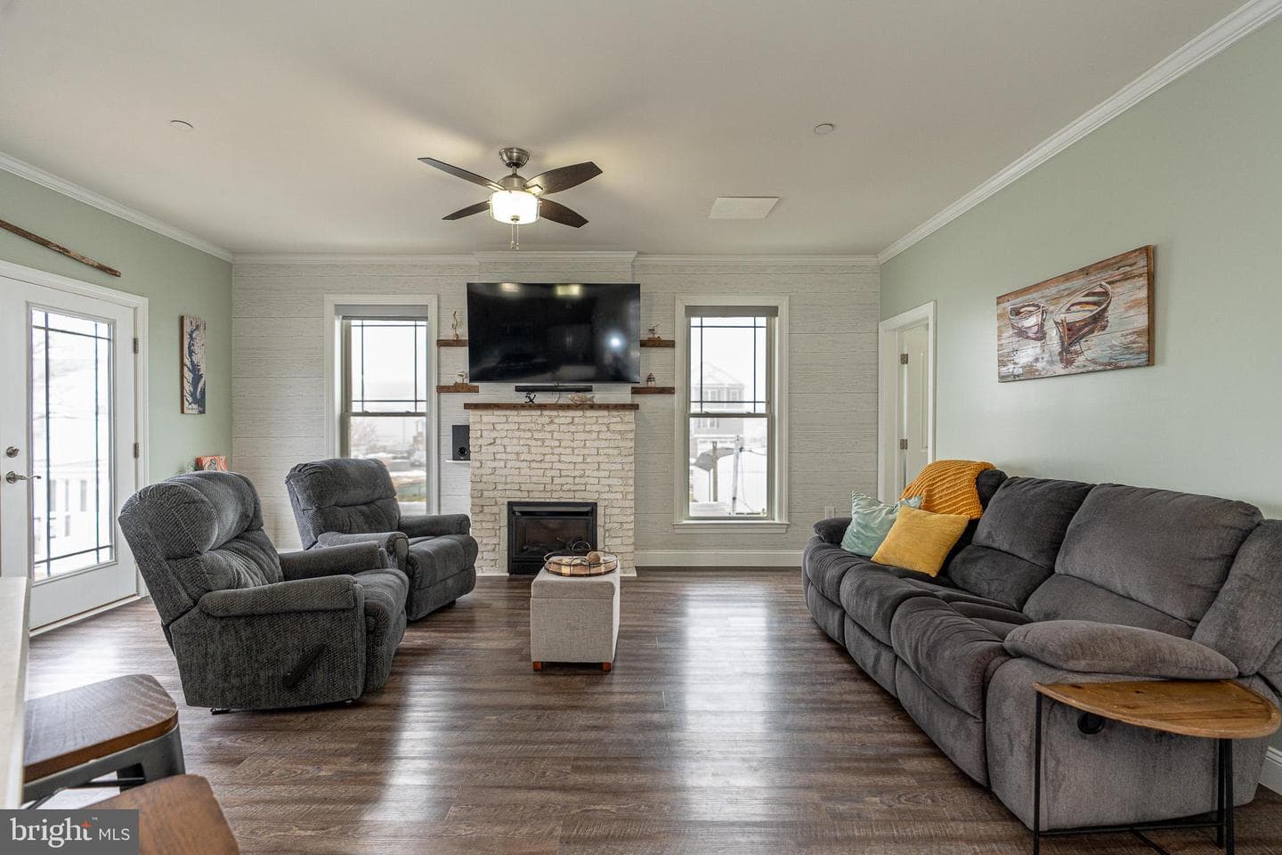 9031 Hinton Avenue photo 8