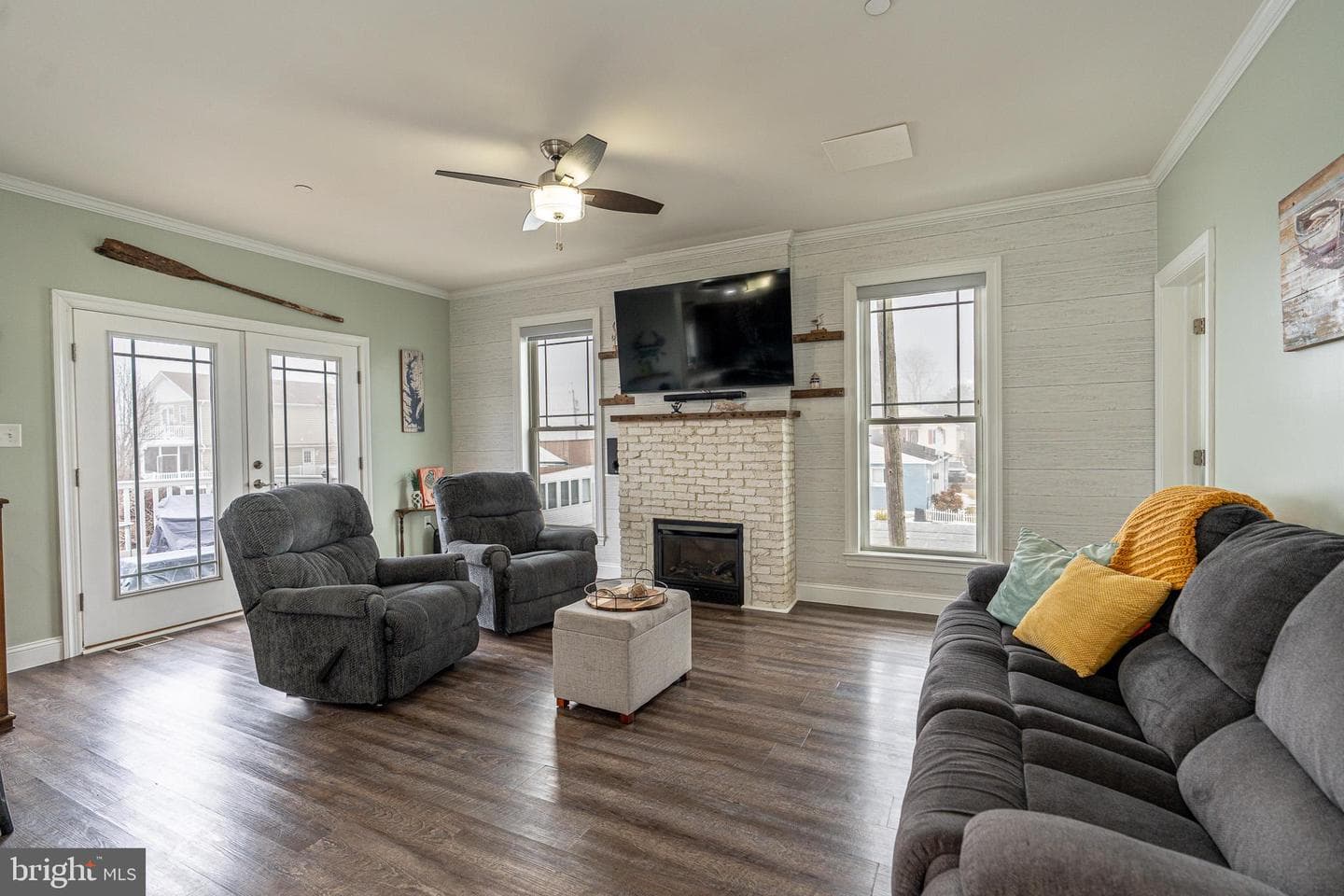 9031 Hinton Avenue photo 9