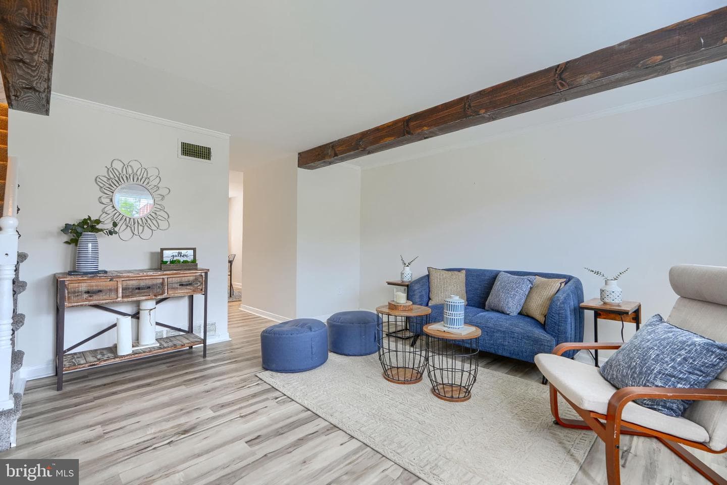 2058 Larkhall Road photo 3