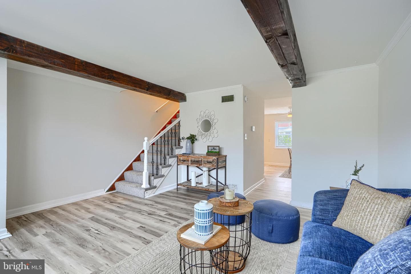2058 Larkhall Road photo 4