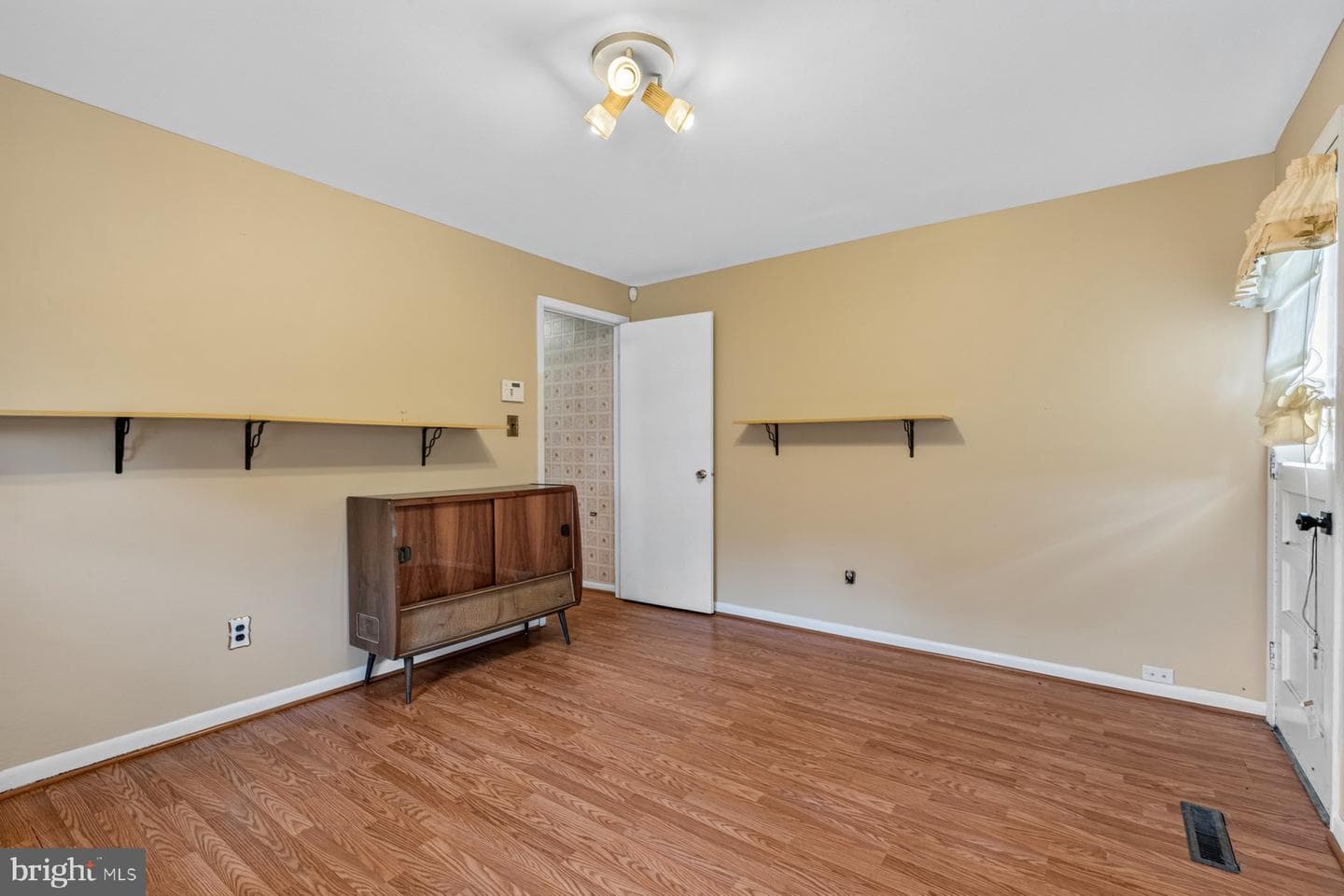 9922 Hoyt Cir photo 19