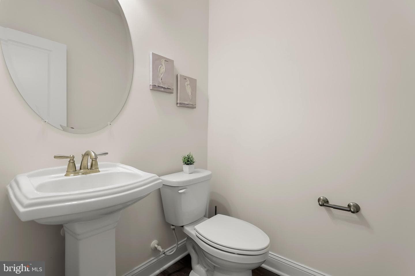 3 Greensborough Road photo 17
