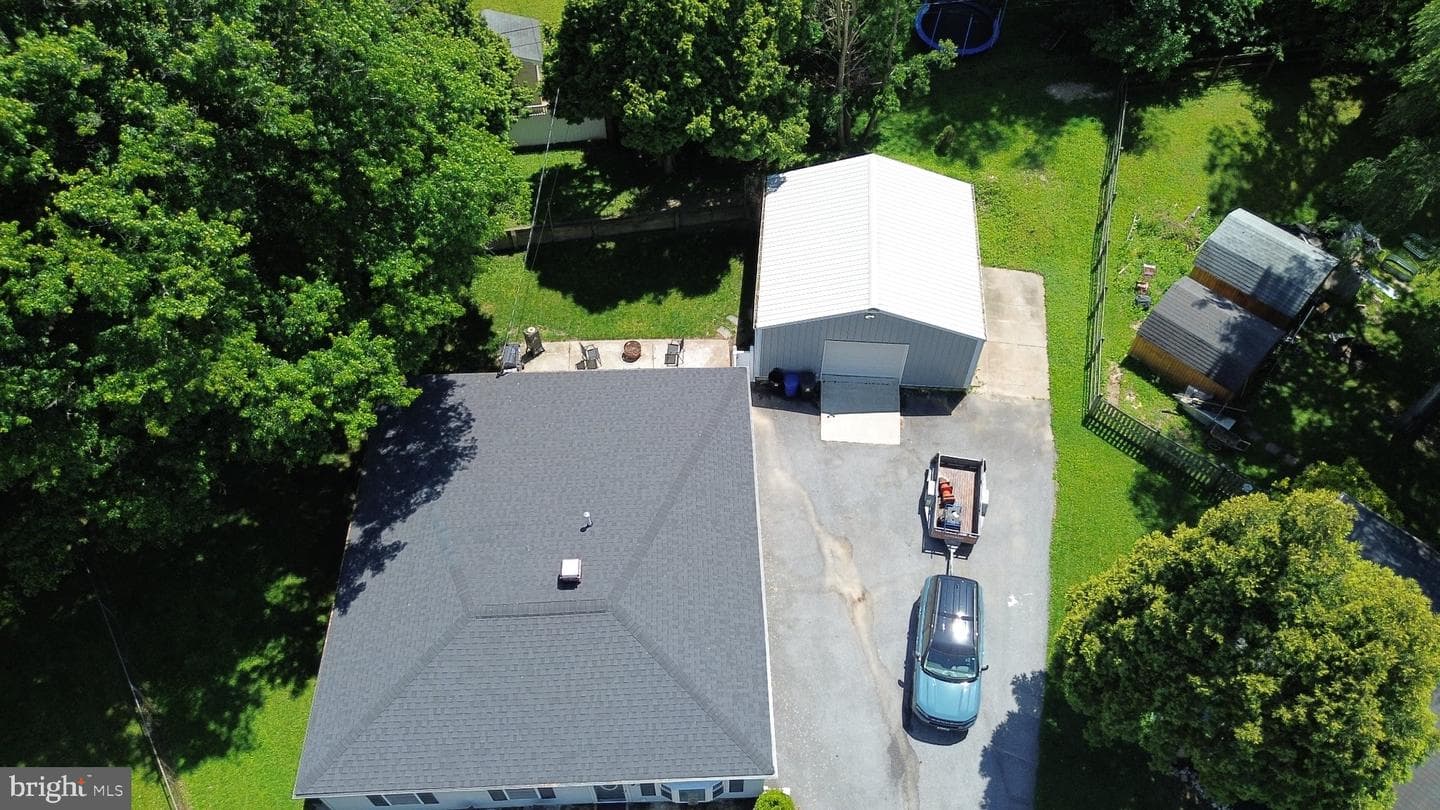 803 Greenview Court photo 3