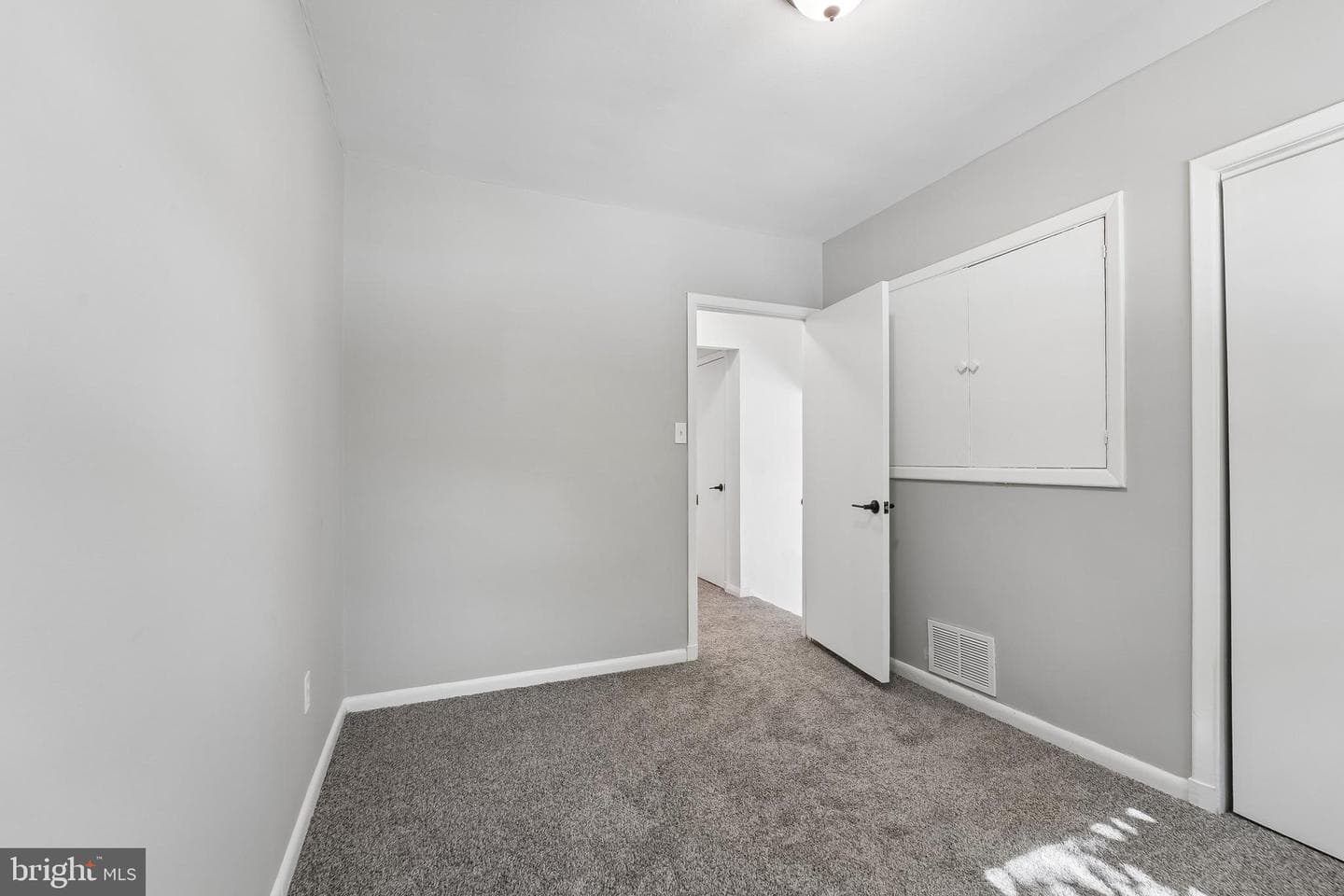 7610 Knollwood Road photo 29