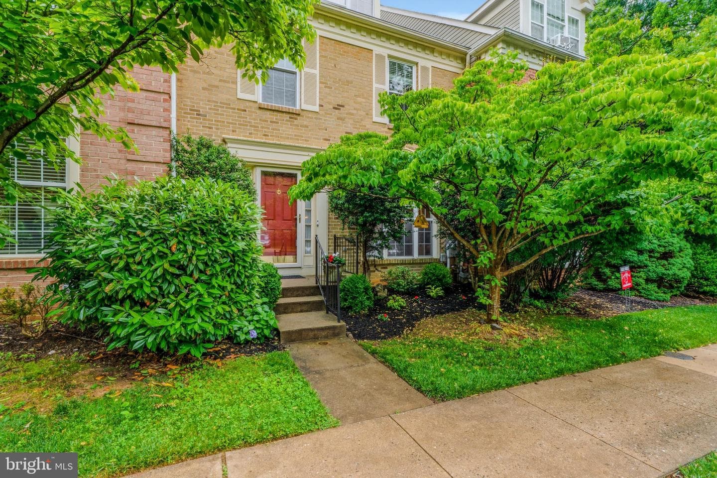 37 Farnham Way photo 2