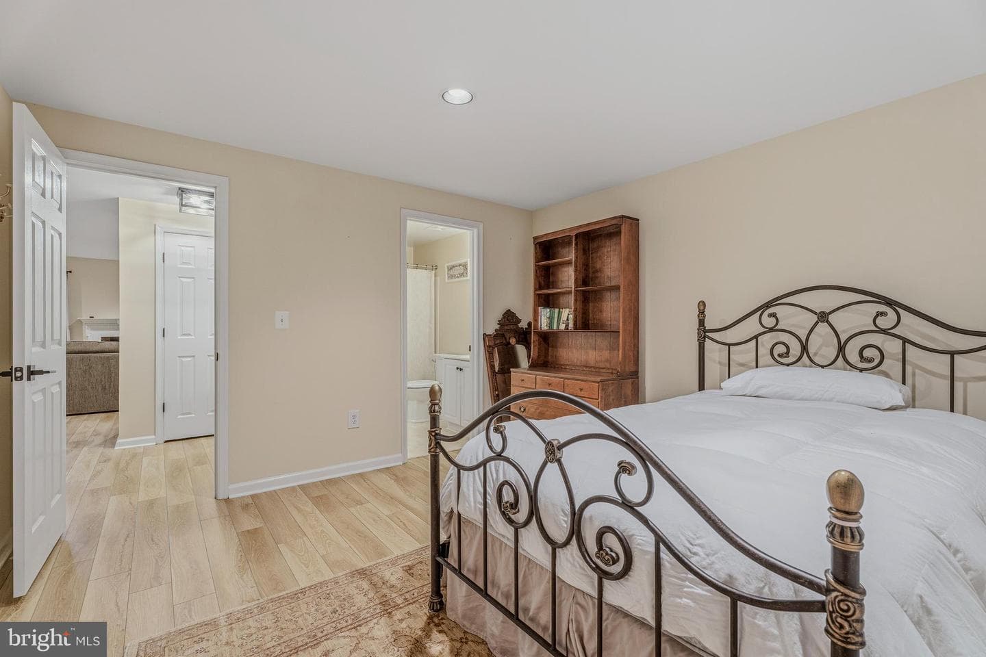 37 Farnham Way photo 41