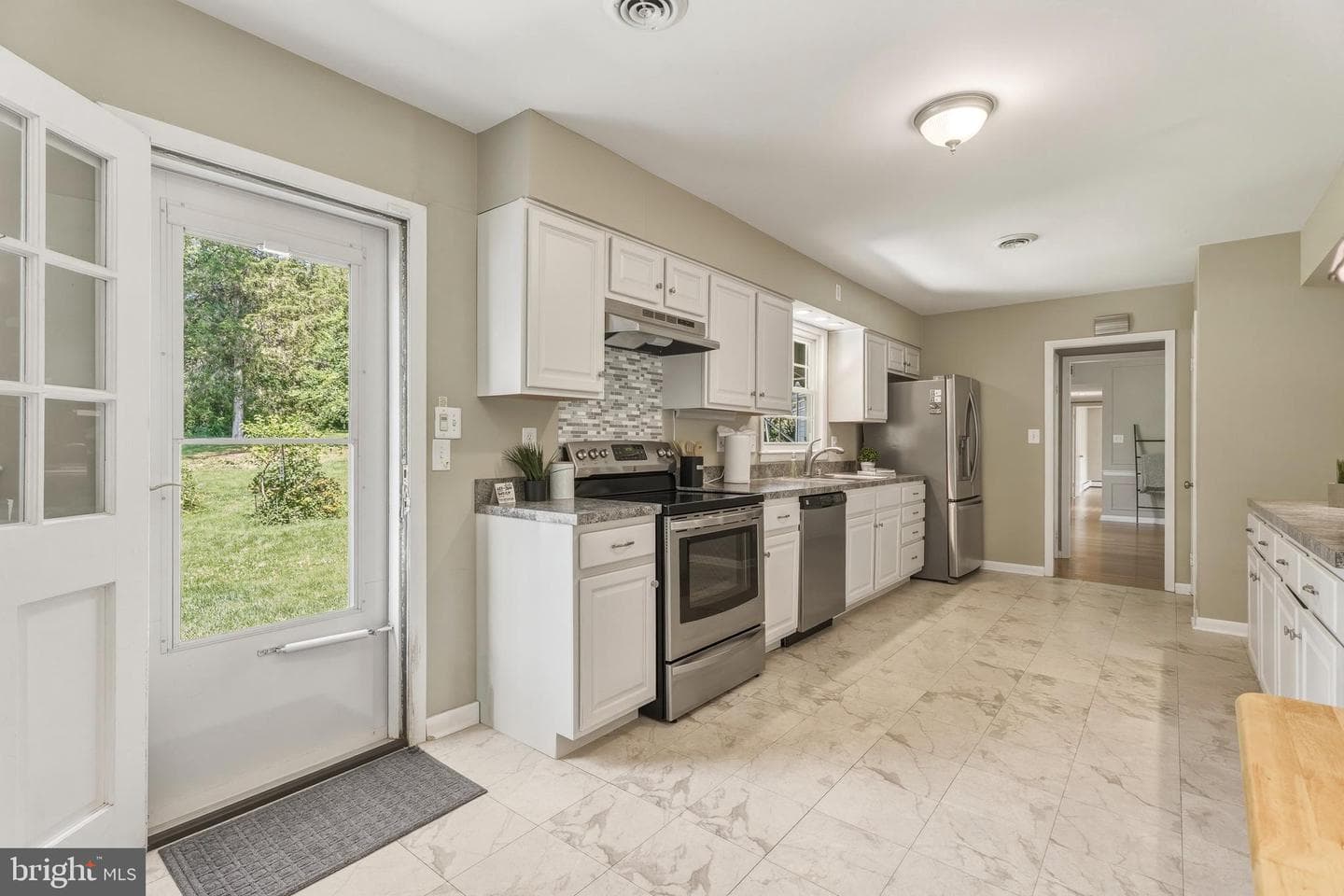 1802 Dulaney Valley Road photo 12