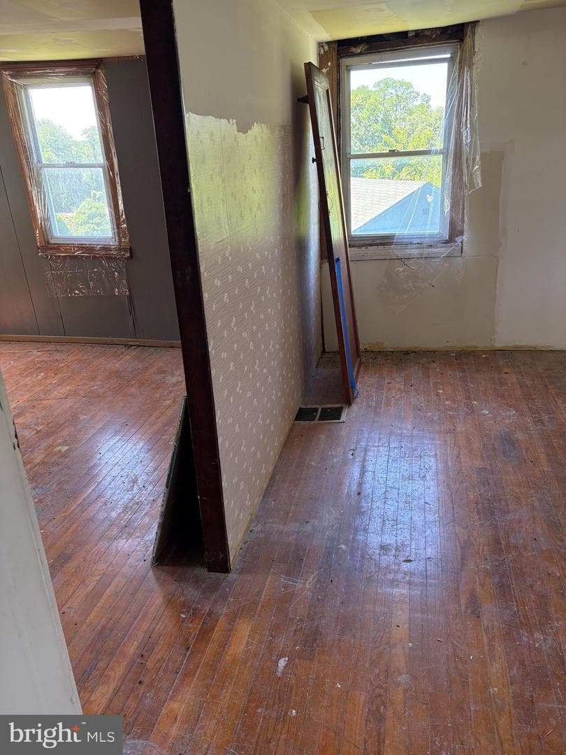 1021 Fredonia Court photo 14