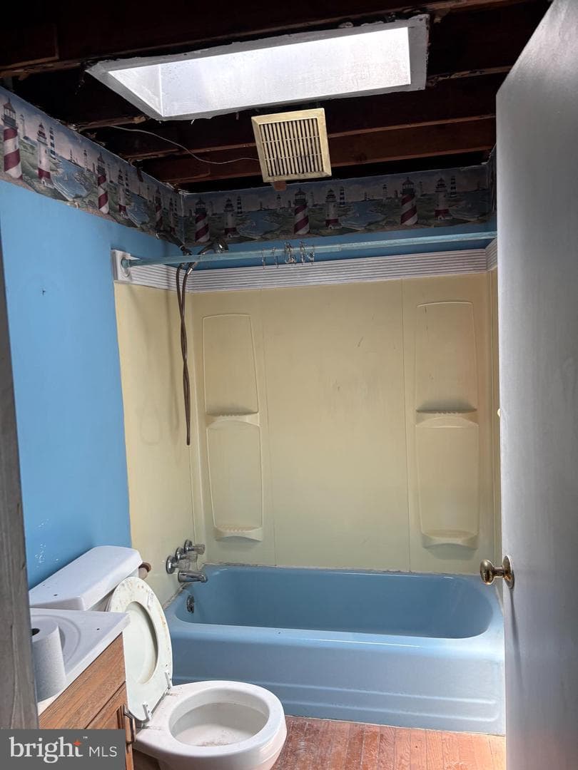 1021 Fredonia Court photo 17