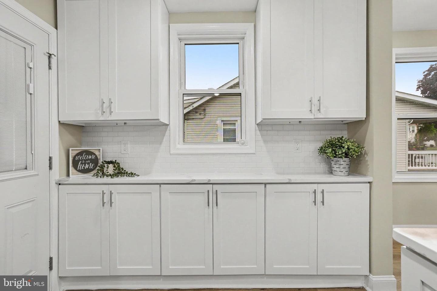 125 Leslie Avenue photo 4