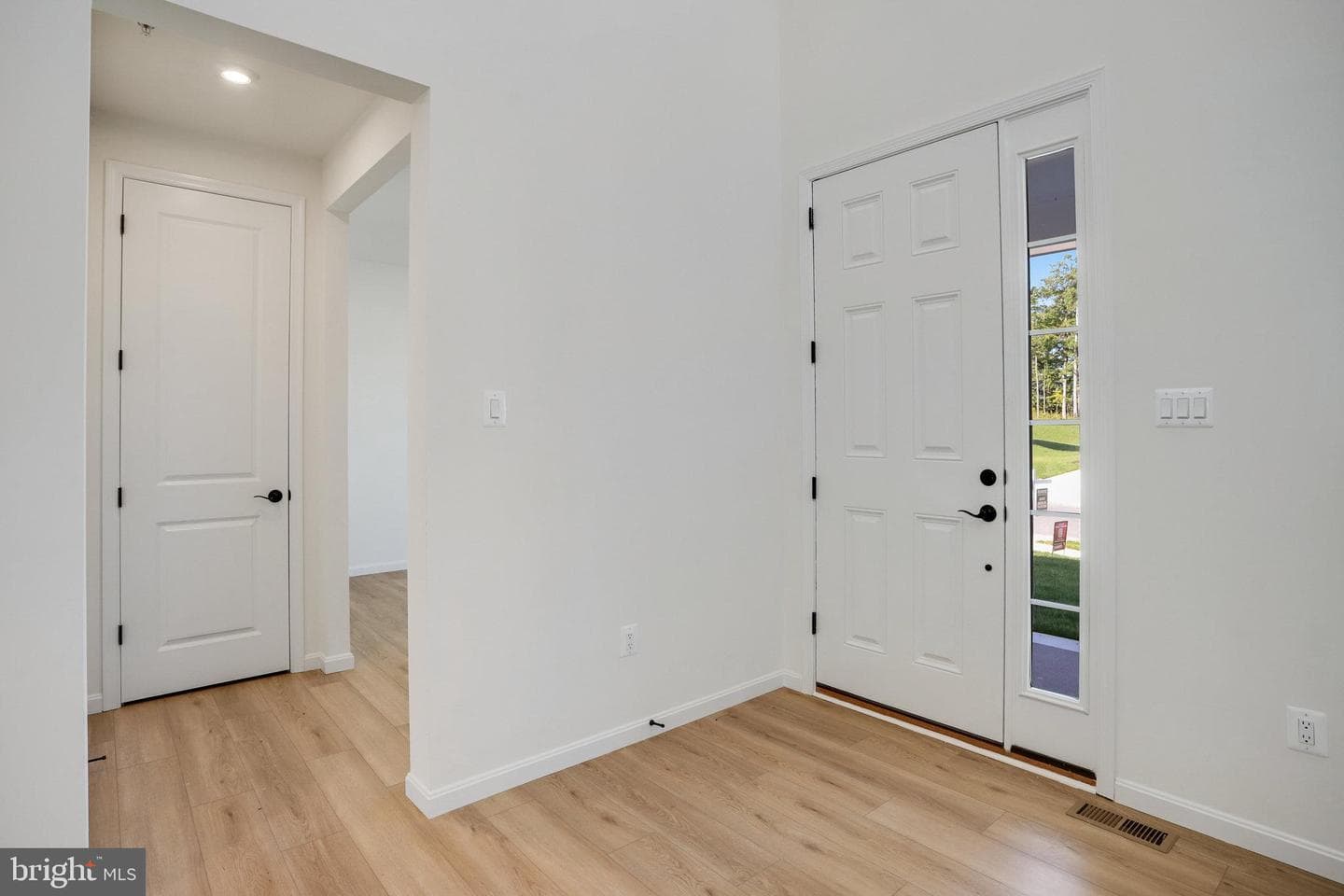 5715 Charlies Way photo 5