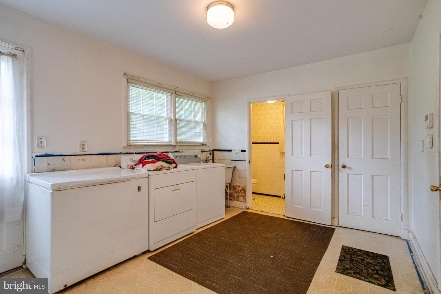 500 Stratford Ct photo 47