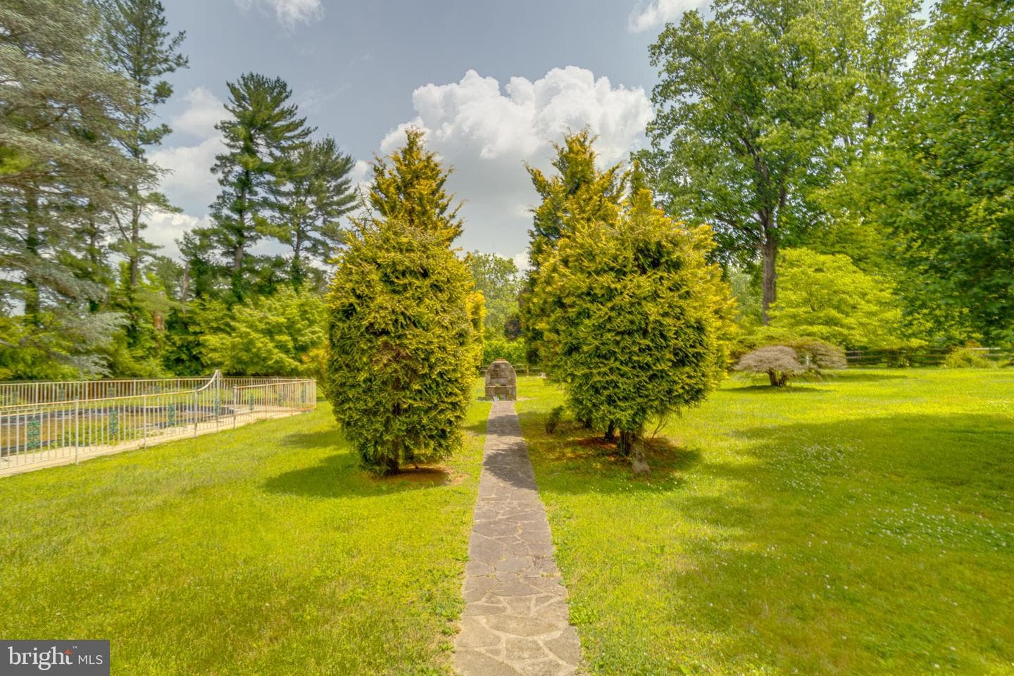 500 Stratford Ct photo 9