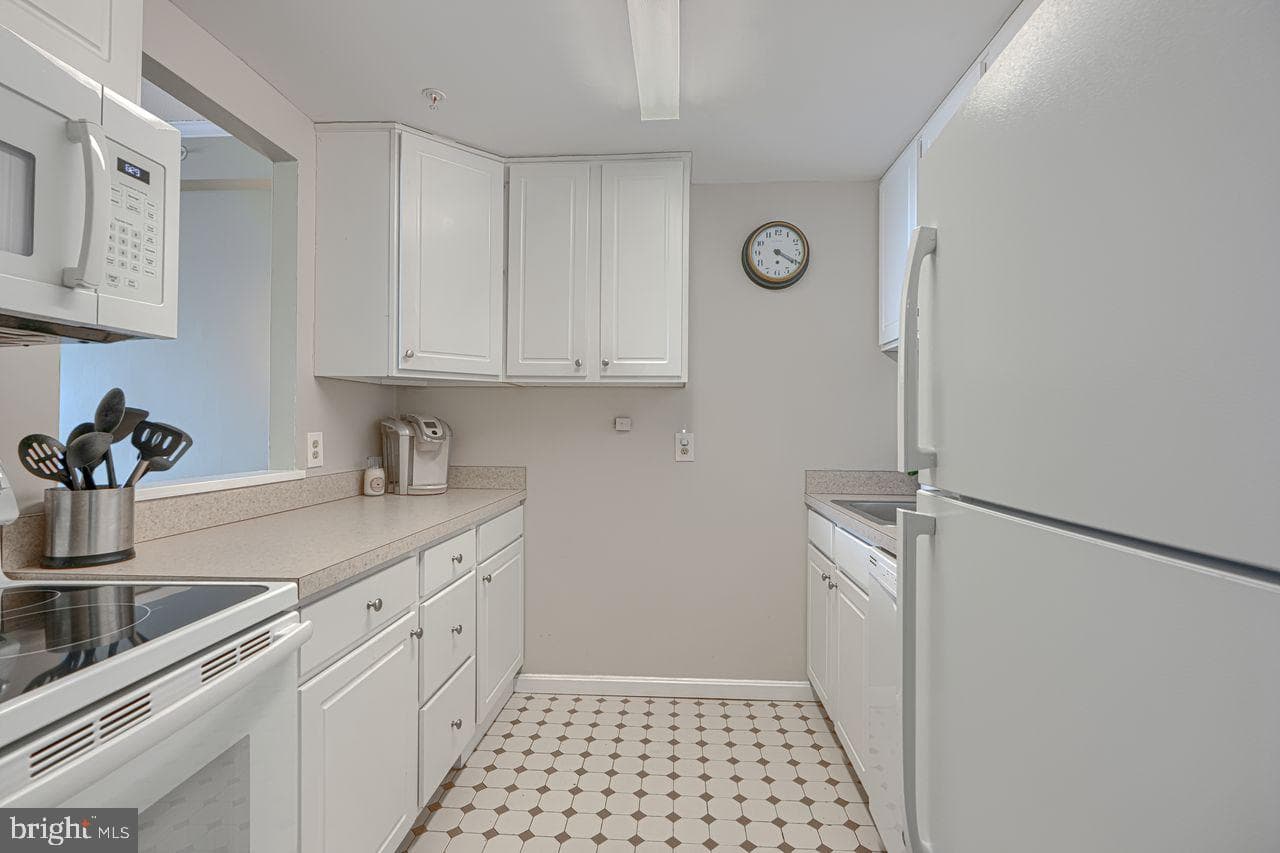 28 Allegheny Avenue #2108 photo 12